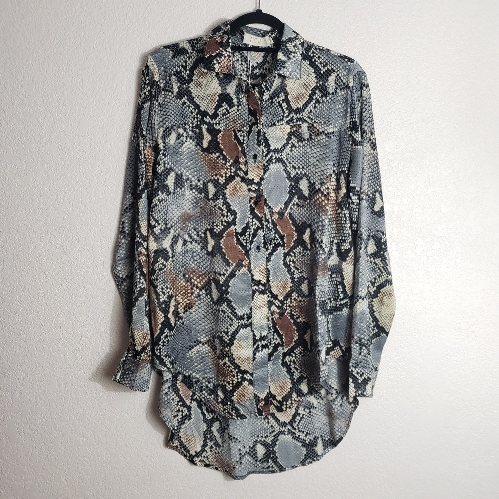 NWT : Gray Snake Skin Print Button Down